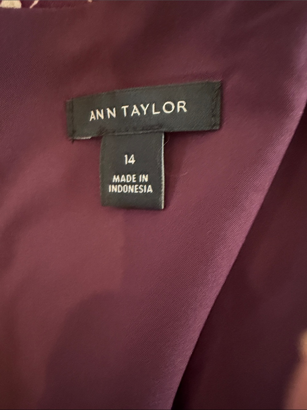 Ann Taylor Burgundy and Cream Houndstooth Maxi Dress - Picture 5 of 6